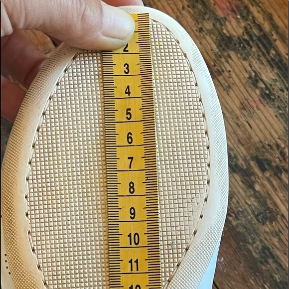 Louis Vuitton LV Monogram White Leather Sneakers. Great condition! Size 39.5 - Picture 8 of 10